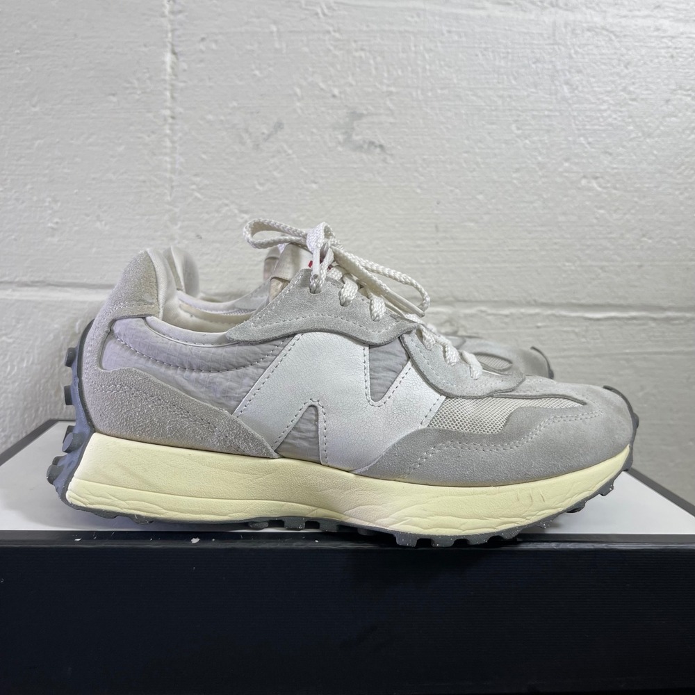 New Balance 327 U327WRB Sea Salt Raincloud White Suede Running Shoes Womens 8.5‎
